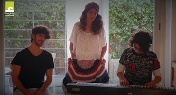"Teníamos una casa". Homenaje musical de Linda Alahmad y su familia a las personas refugiadas